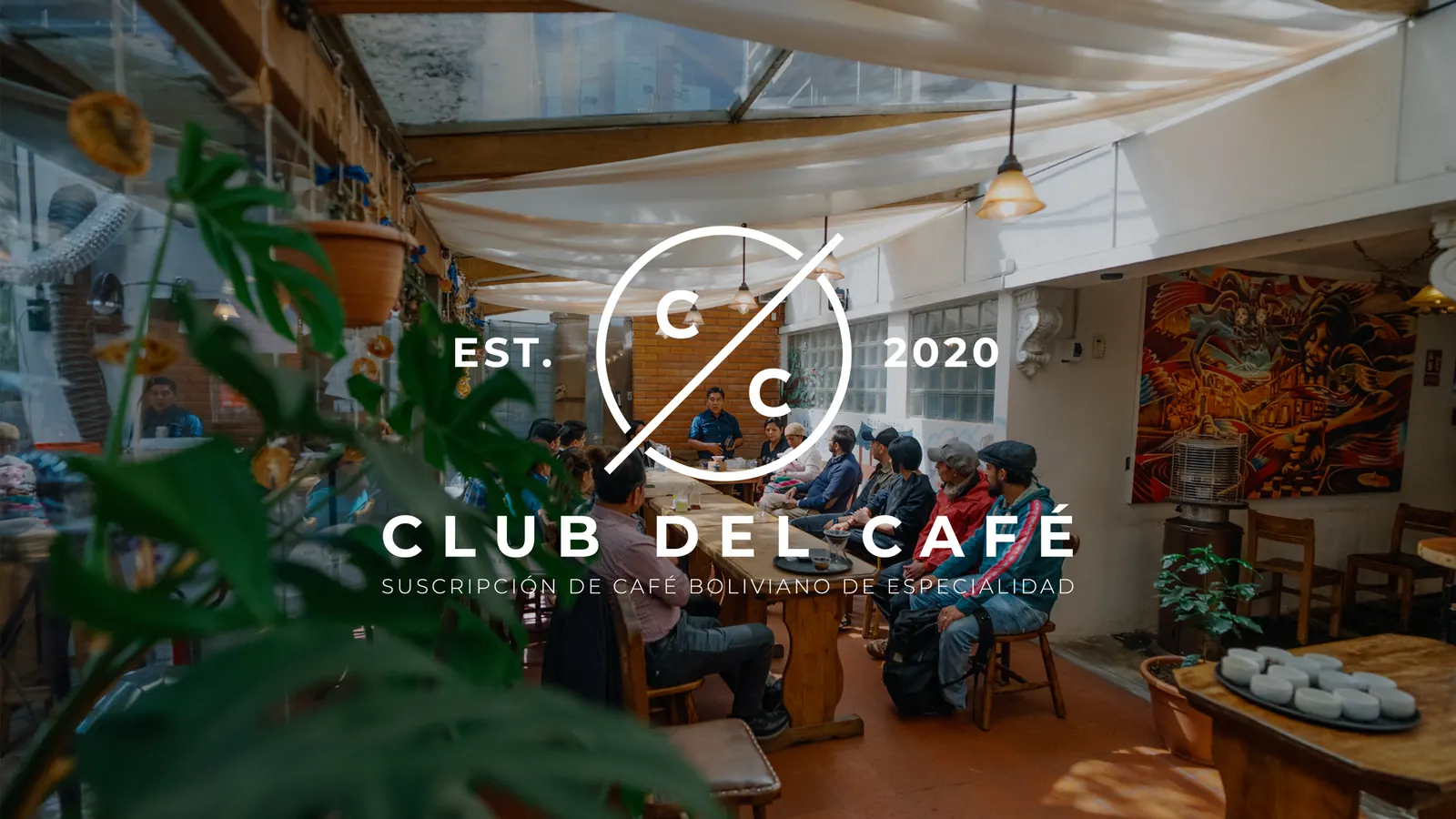 Sesión de cata en el patio de Club del Café